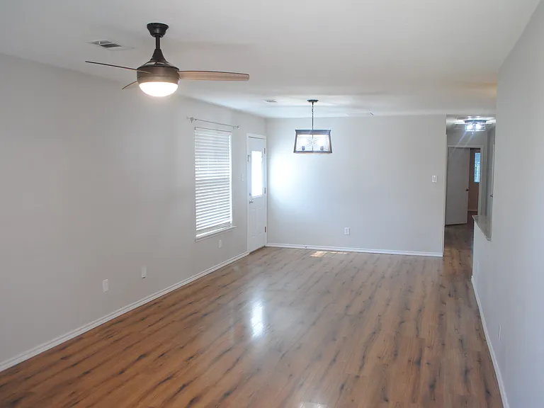 1776 Lago Vis — Photo 2
