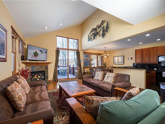 2nd image of 98 Linden Ln #98