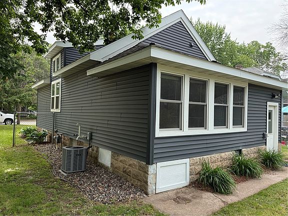 4th image of 1028 Chauncey Street