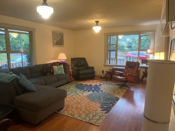5631 NE Mason St Unit A, Portland, OR 97218
