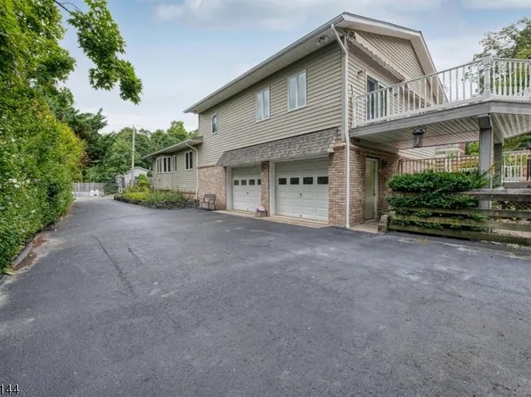 8 Phillips Rd, West Milford Twp., NJ 07421