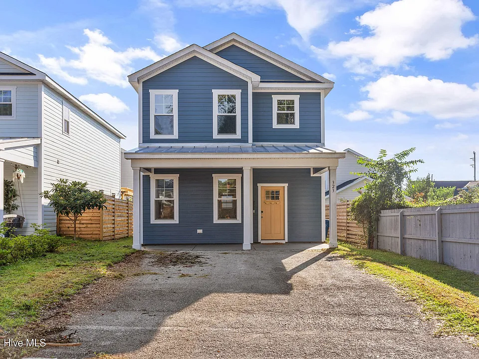 323 Wilson St