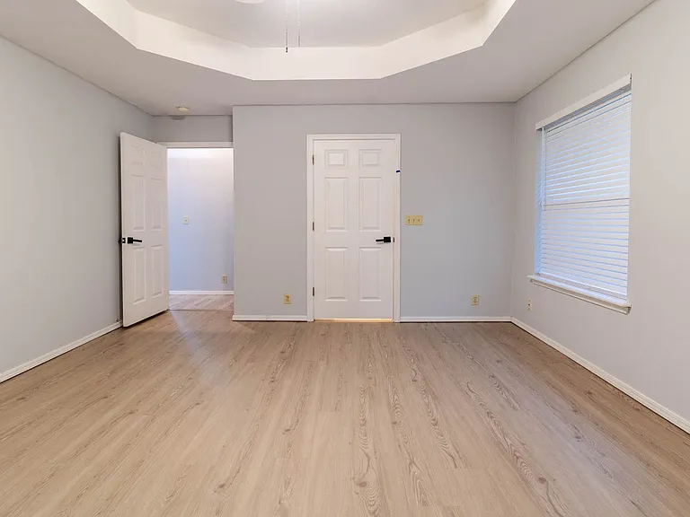 10501 NW 45th St — Photo 17