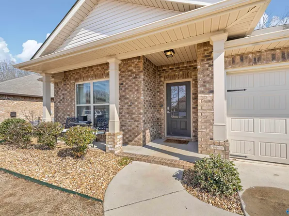 361 Willow Bank Cir, Decatur, AL 35603