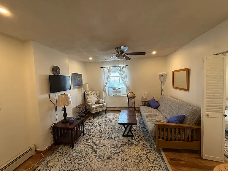 125 London St #3 — Photo 5