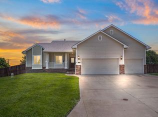 506 Autumn Glen Ct, Newton, KS 67114