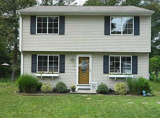 12 Meadow Sweet Trl, Saunderstown, RI 02874