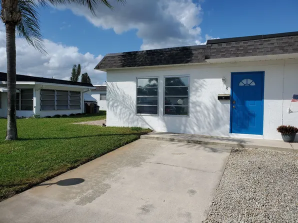 9 Temple Ct, Lehigh Acres, FL 33936