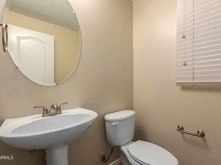 2343 E Sunland Ave — Photo 10