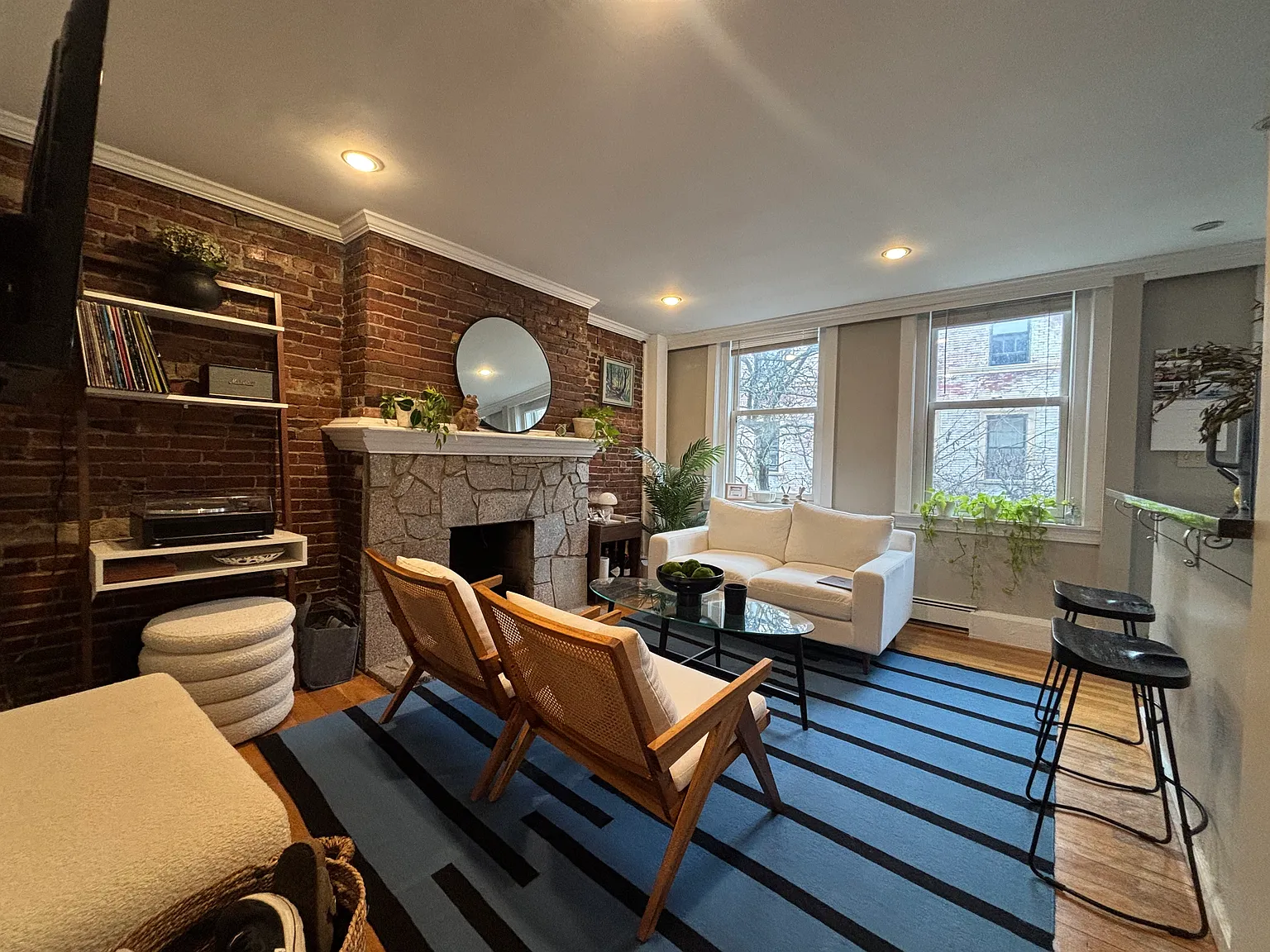 2 bed, 99999 sqft, $4,150 — Photo 3