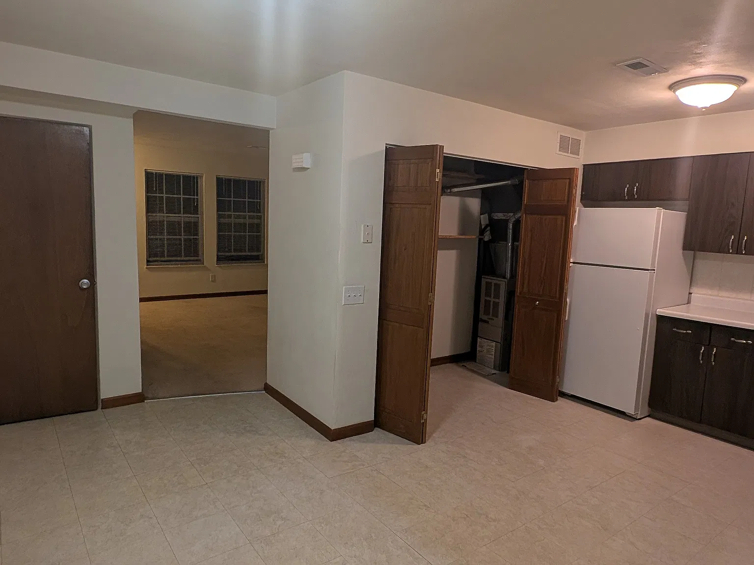 2 bed, 1000 sqft, $1,150 — Photo 4