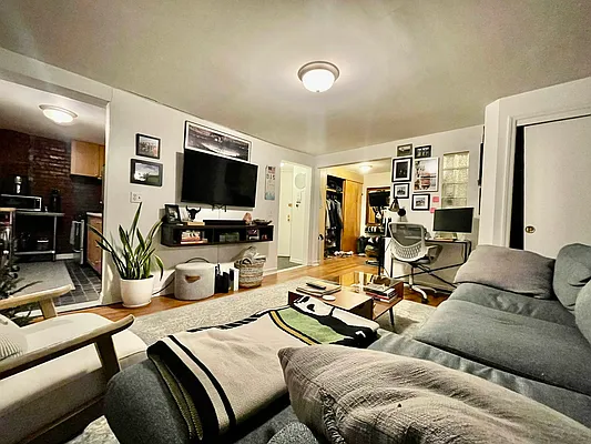 Rented by J Misrahi Realty Corp | media 6