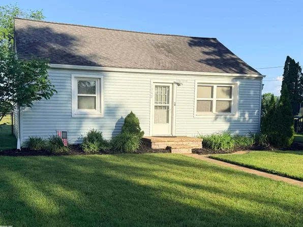1060 S Kalamazoo Ave, Marshall, MI 49068