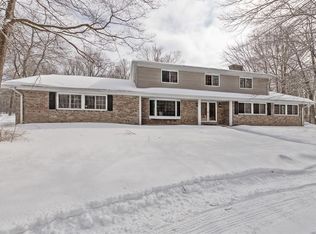 13128 N Fox Hollow Rd, Mequon, WI 53097