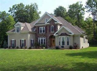 192 Tanglewood Dr, Franklin, PA 16323