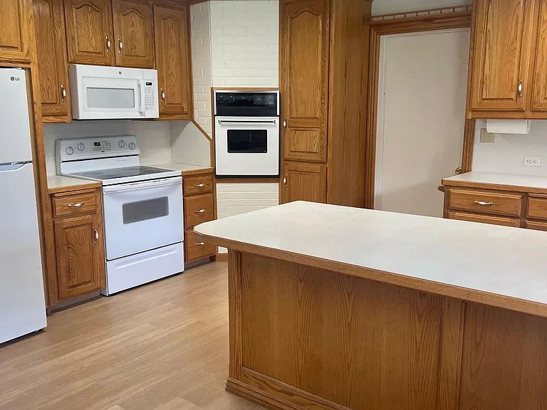 234 Cornell Ave — Photo 6