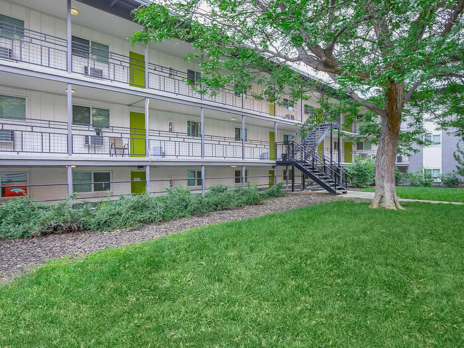 Lime Apartments | 2- & 3-Bedroom Apartments in the heart of Lakewood! — Photo 2