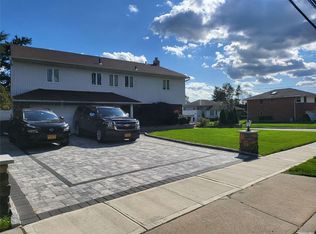 2020 Valentines Rd, Westbury, NY 11590