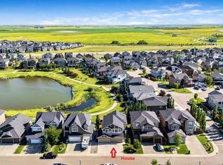 148 N Rainbow Falls Gln, Chestermere, AB T1X0S5