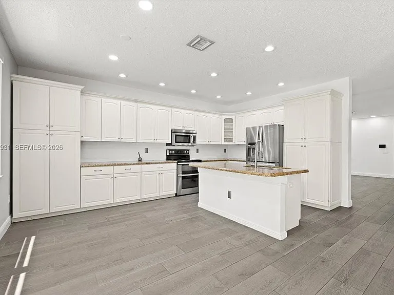 5014 SW 155th Ter — Photo 8