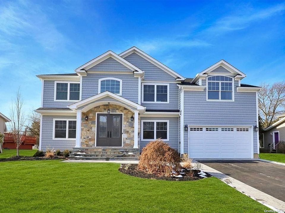 1st image of 9 Crocus Dr
