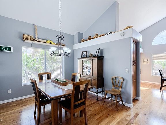 5th image of 31645 N Royal Oak Way