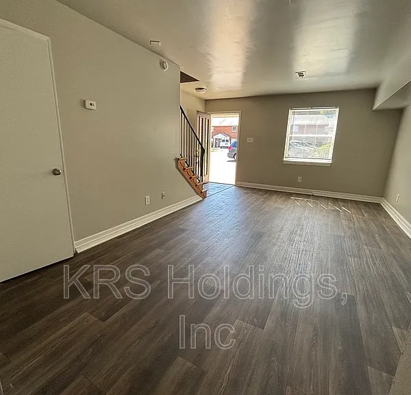 5211 Goolsby Ct N — Photo 2