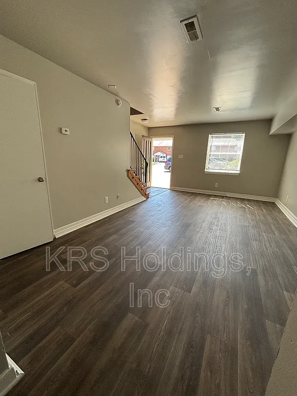 Building Photo - 5211 Goolsby Ct N