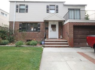 3383 169th St, Flushing, NY 11358