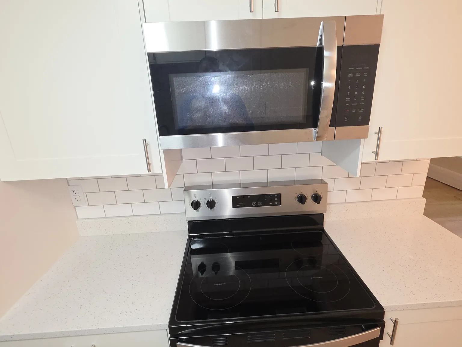 1 bed, 1.5 bath, 768 sqft, $1,549 — Photo 1