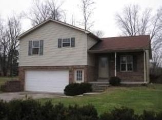 1104 N Locust St, Salem, IN 47167