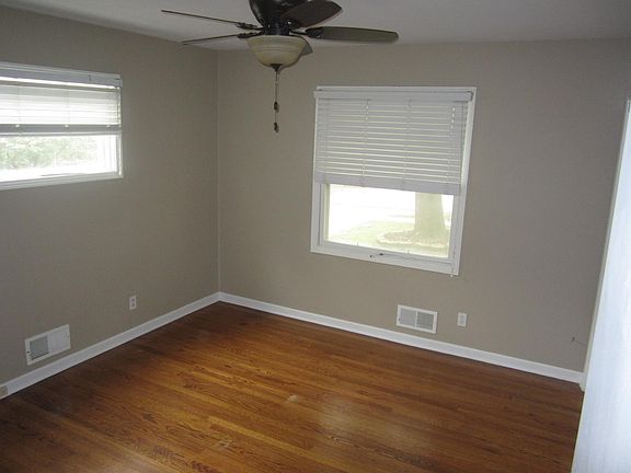 3rd image of 7627 Falmouth St