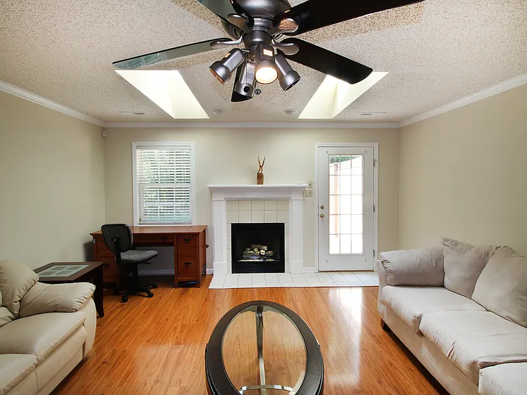 741 Harbor Way — Photo 16
