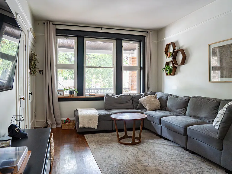 3454 N Leavitt St #1 — Photo 7