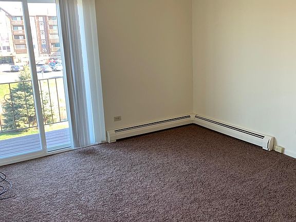 5th image of 5645 Edge Lake Dr APT 1E