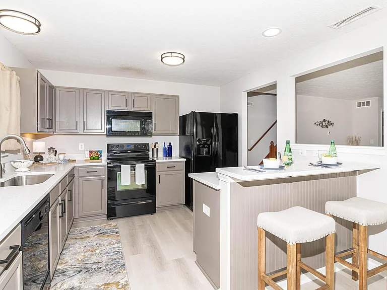 11081 Sanders Dr — Photo 11