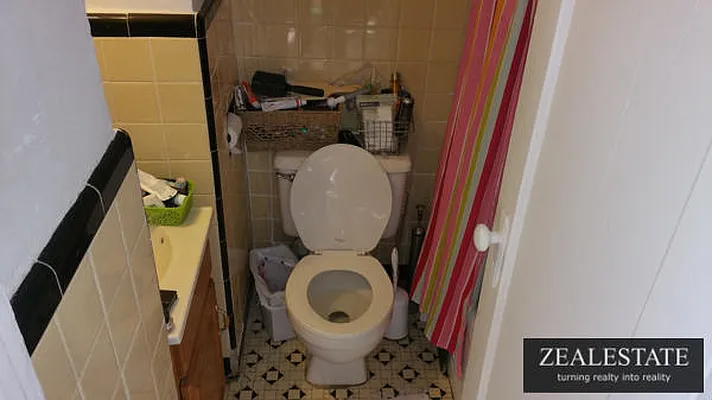 Rented by ZealEstate Group Inc | media 29