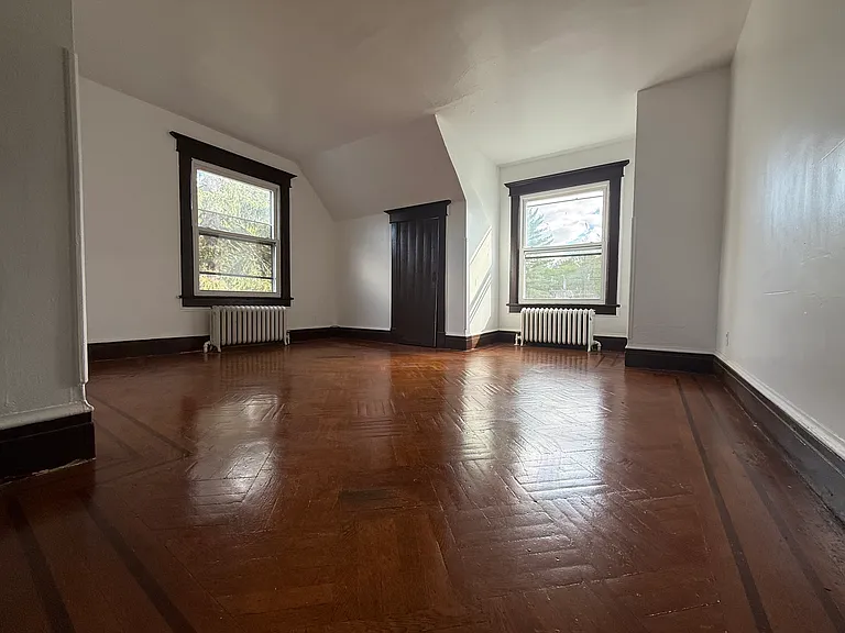 28 Center St #3 — Photo 1