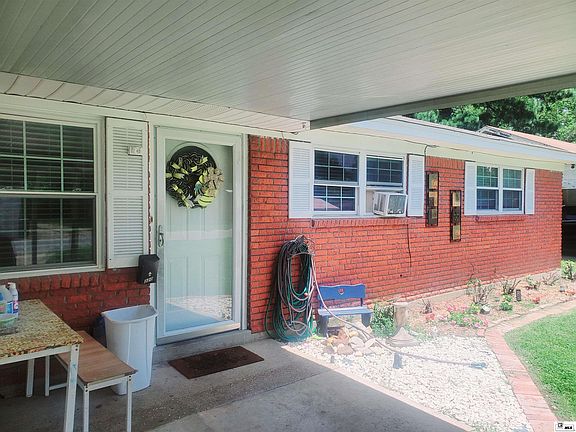 2nd image of 320 Oaklawn Dr