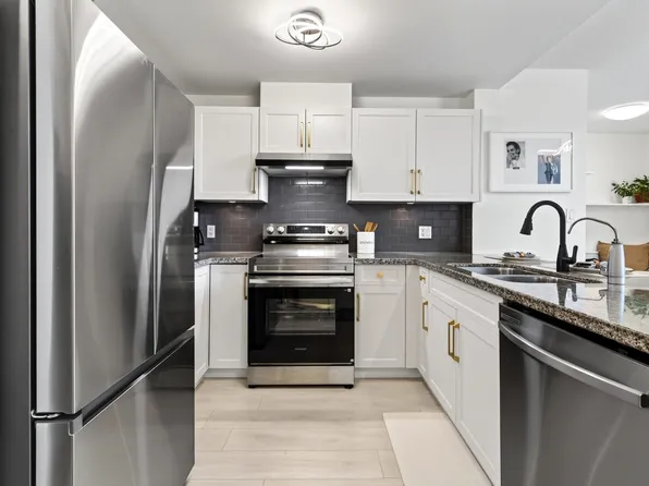 14 Begbie St #507, New Westminster, BC V3M 0C4