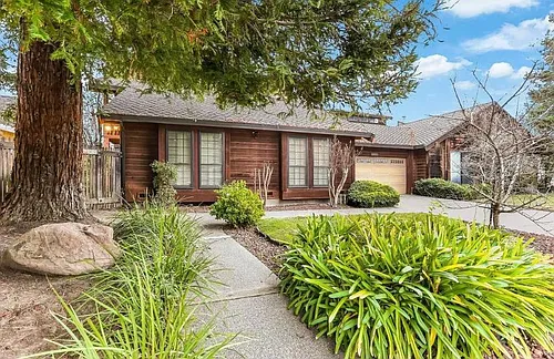 7075 Warbler Way Photo 1