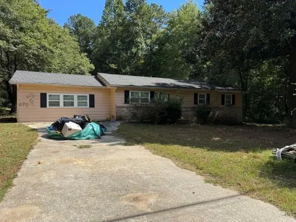 8684 Hickory Ln, Lithia Springs, GA 30122