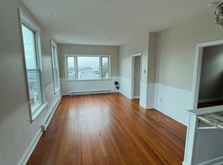 39 Court St APT 3, Plymouth, MA 02360