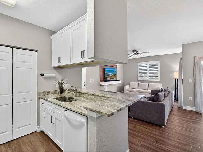 6481 Aragon Way #304 — Photo 10