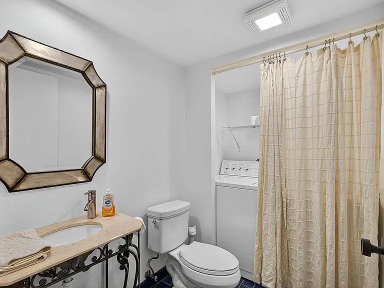 1700 Embassy Dr #103 — Photo 31