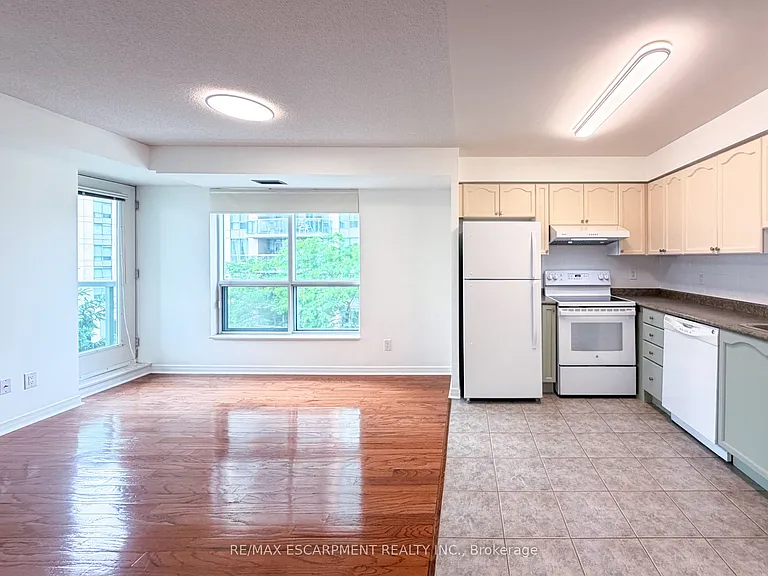 2545 Erin Centre Blvd #509 — Photo 7
