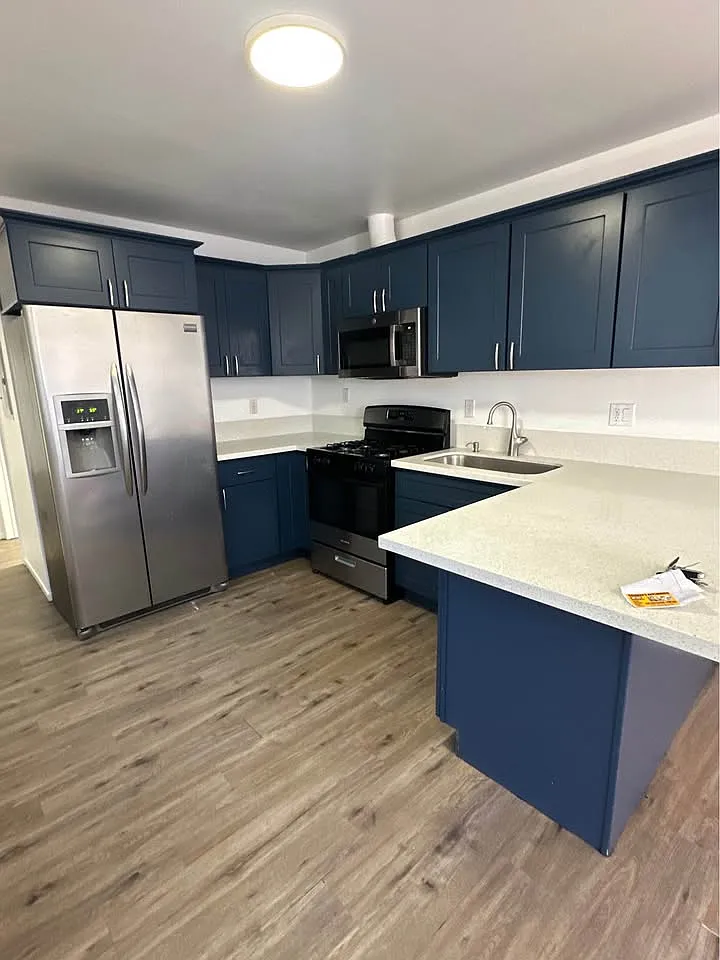 2 bed, 650 sqft, $2,200 — Photo 1
