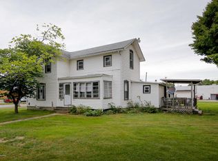 124 S Douglas Ave, Three Rivers, MI 49093