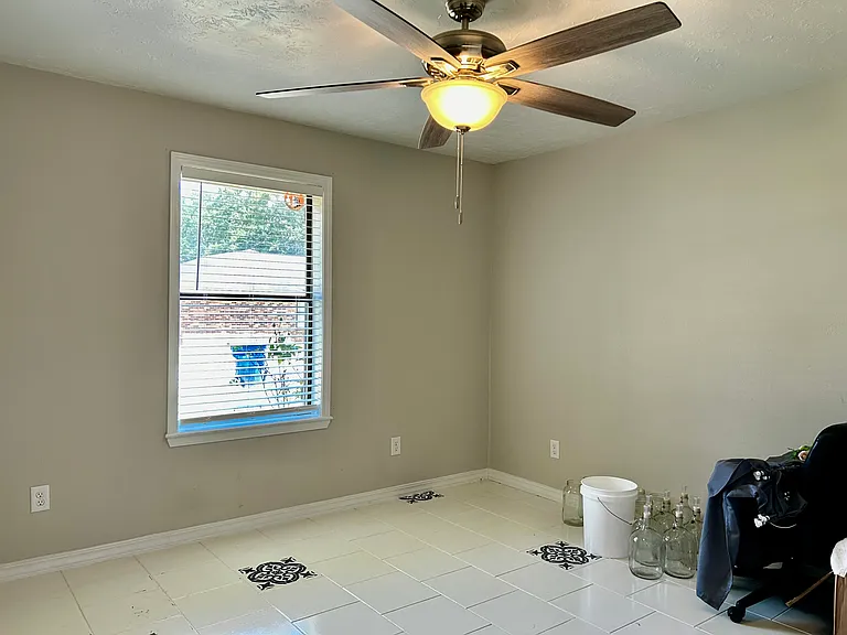 1804 Byron Dr — Photo 16