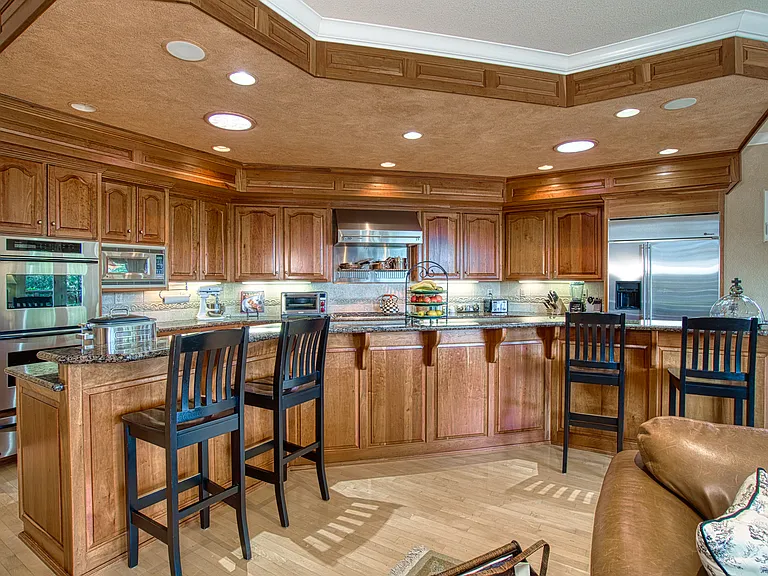 2703 Brush Creek Rd — Photo 11